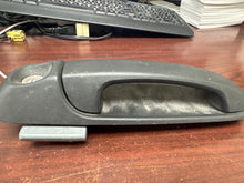 Load image into Gallery viewer, 2002-2009  DODGE RAM DRIVER SIDE FRONT EXTERIOR DOOR HANDLE (LH) (P)