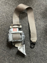Load image into Gallery viewer, 2011-2014 DODGE AVENGER FRONT PASSENGER SEATBELT (RH) (P) TAN