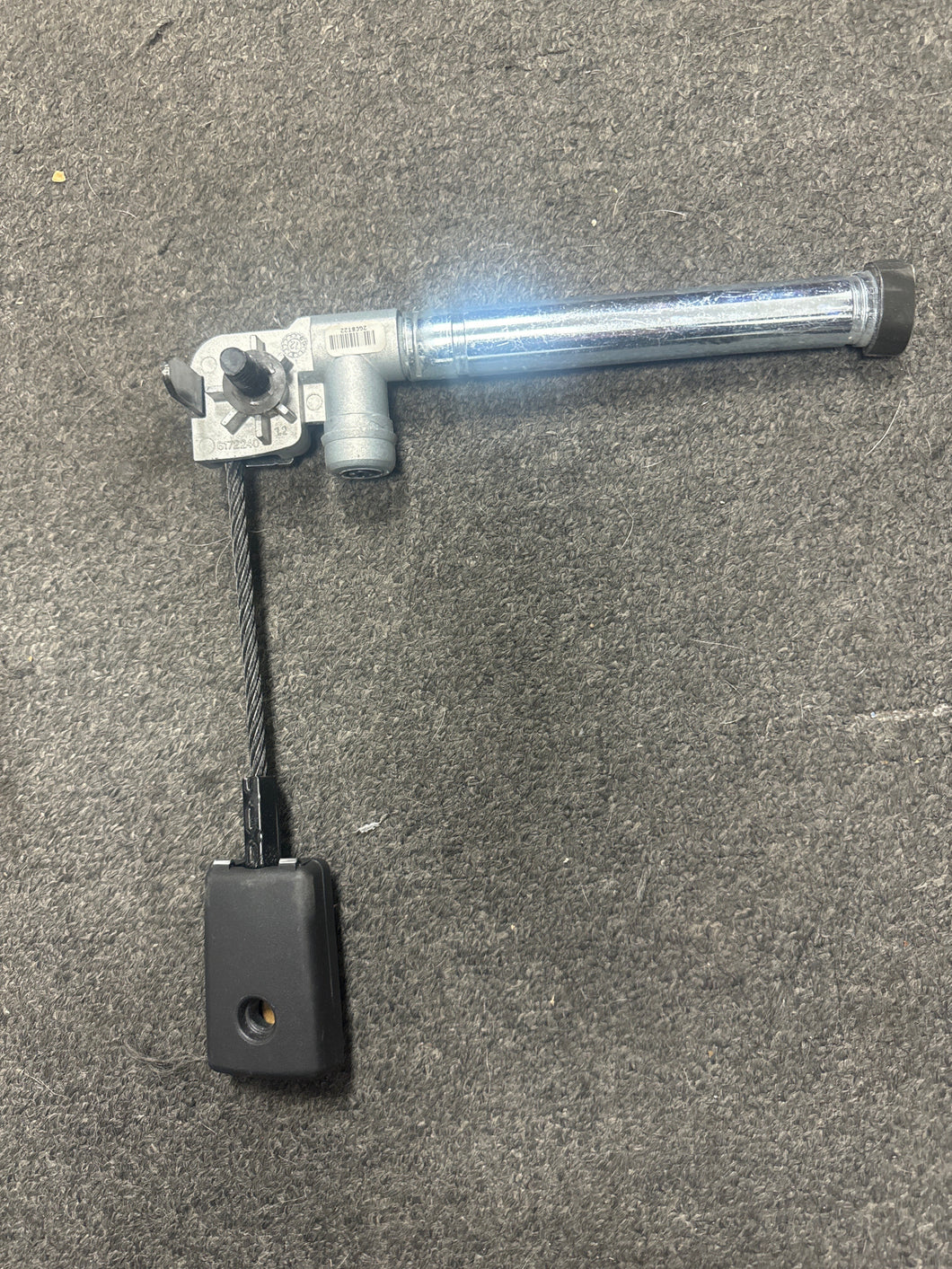 2009-2015 CHEVROLET TRAVERSE FRONT PASSENGER SIDE PRE-TENSIONER (RH) PN: 19329404 (P)