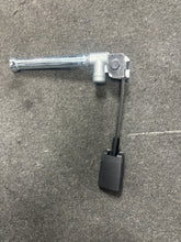 Load image into Gallery viewer, 2009-2015 CHEVROLET TRAVERSE FRONT PASSENGER SIDE PRE-TENSIONER (RH) PN: 19329404 (P)