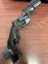 Load image into Gallery viewer, 2015-2020 TOYOTA SIENNA RETAINER INSTRUMENT PANEL SAFETY PAD (P) PN: 55466-08010