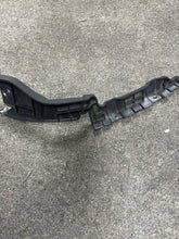 Load image into Gallery viewer, 2012-2015 FIAT 500 REAR LEFT BUMPER MOUNT BRACKET SUPPORT (P)