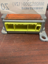 Load image into Gallery viewer, NISSAN QUEST AIRBAG CONTROL MODULE 988205Z000 (P)