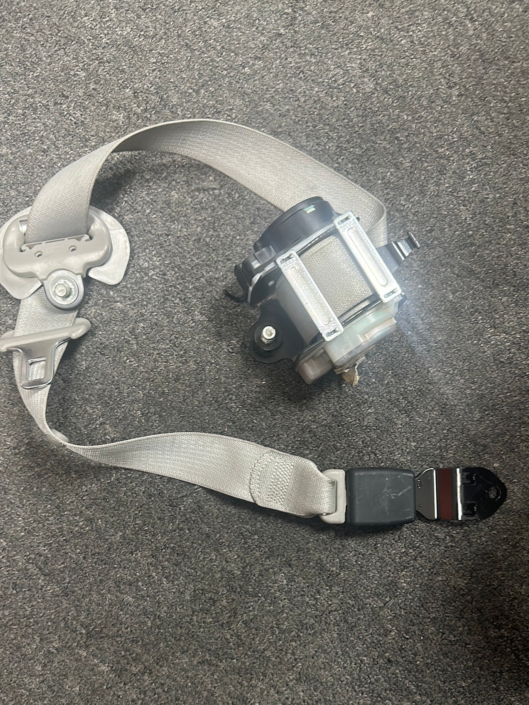 2006-2009 CADILLAC STS FRONT PASSENGER SEATBELT PN: 25965965 (LH) (P)