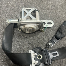 Load image into Gallery viewer, 2011 JEEP GRAND CHEROKEE FRONT DRIVER SEATBELT (LH) (P)