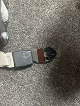 Load image into Gallery viewer, 2006-2009 CADILLAC STS FRONT PASSENGER SEATBELT PN: 25965965 (LH) (P)