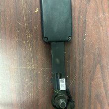 Load image into Gallery viewer, 2014-2018 KIA FORTE FRONT PASSENGER BUCKLE PN:88840B0500(RH) (P)