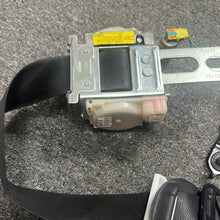 Load image into Gallery viewer, 2011 JEEP GRAND CHEROKEE FRONT DRIVER SEATBELT (LH) (P)