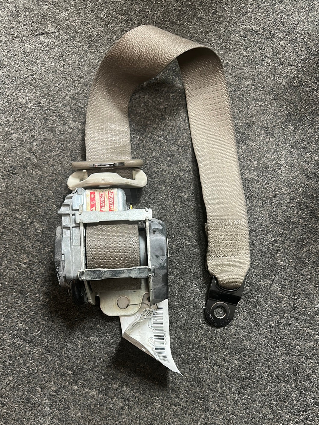 2011-2014 DODGE AVENGER FRONT PASSENGER SEATBELT (RH) PN: 6050314-00A (P)