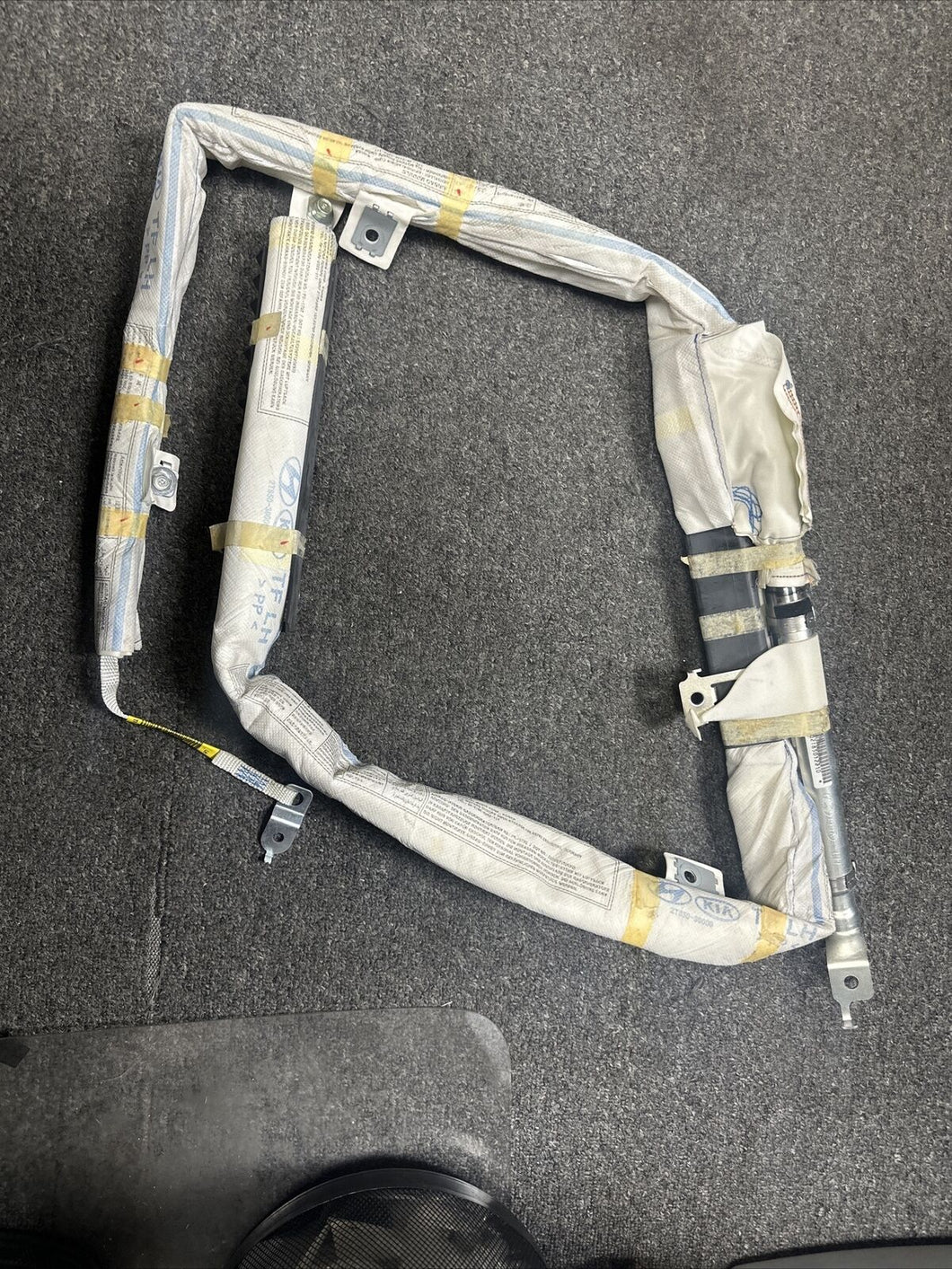 2011-2015 KIA OPTIMA HYBRID DRIVER SIDE ROOF CURTAIN PN:85010-2T000(LH) (P)