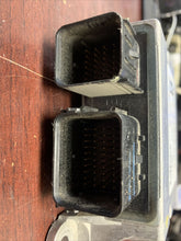 Load image into Gallery viewer, LINCOLN MKS AIRBAG CONTROL MODULE P/N AA5314B321AD (P)
