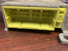 Load image into Gallery viewer, TOYOTA VENZA AIRBAG CONTROL MODULE P/N 891700T020 (P)