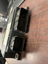 Load image into Gallery viewer, Chevrolet Impala Airbag Control Module P/N 20924249 (P)