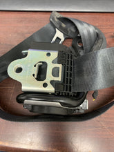 Load image into Gallery viewer, 2010-2013 VOLKSWAGEN CC FRONT DRIVER SEAT-BELT (P)