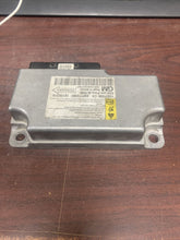 Load image into Gallery viewer, CHEVY MALIBU AIRBAG CONTROL MODULE P/N 15821096 (P)