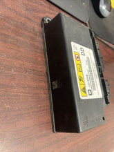 Load image into Gallery viewer, Chevrolet Impala Airbag Control Module P/N 20924249 (P)