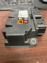 Load image into Gallery viewer, Chevrolet Cruze Airbag Control Module 13510401(P)