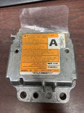 Load image into Gallery viewer, INFINITI QX56 AIRBAG CONTROL MODULE P/N 988201LA0A (P)