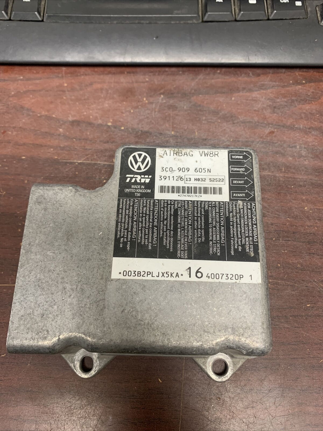 VOLKSWAGEN PASSAT AIRBAG CONTROL MODULE P/N 3C0909605N (P)