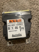 Load image into Gallery viewer, Nissan Maxima AIRBAG Control Module P/N 988204DB1B (P)