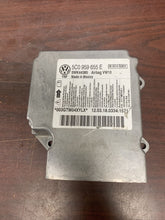 Load image into Gallery viewer, VOLKSWAGEN JETTA AIRBAG CONTROL MODULE P/N 5C0959655E (P)