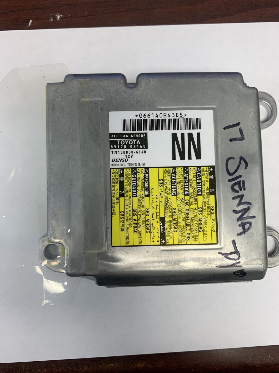 TOYOTA SIENNA AIRBAG CONTROL MODULE P/N 8917008160 (P)