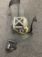 Load image into Gallery viewer, 2007 JEEP WRANGLER PASSENGER FRONT RIGHT SEATBELT (RH) PN: 5KC661DVAC (P)