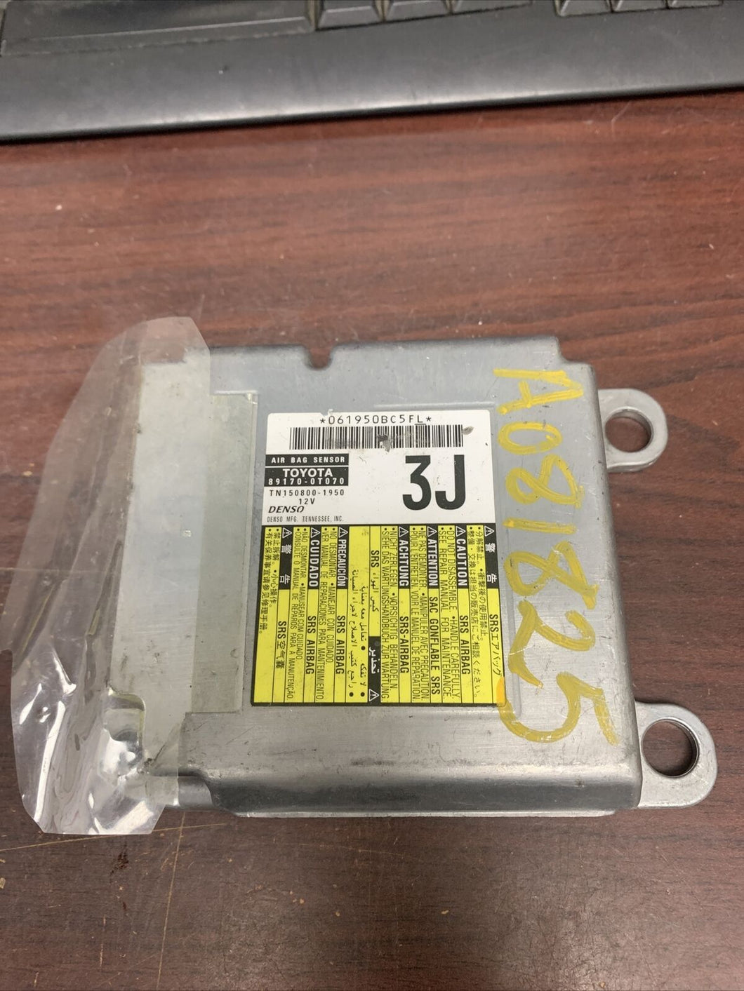 TOYOTA VENZA AIRBAG CONTROL MODULE P/N 891700T070 (P)