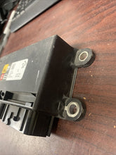 Load image into Gallery viewer, CHEVROLET MALIBU, SONIC &amp; BUICK REGAL AIRBAG CONTROL MODULE P/N 13593290 (P)