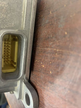 Load image into Gallery viewer, CHEVROLET CORVETTE C5 AIRBAG CONTROL MODULE P/N 09390500 (P)