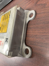 Load image into Gallery viewer, TOYOTA CAMRY XLE AIRBAG CONTROL MODULE P/N 8917006180 (P)