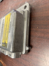 Load image into Gallery viewer, CHEVROLET, CADILLAC, &amp; GMC AIRBAG CONTROL MODULE P/N 15071391 (P)