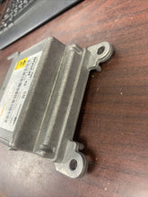 Load image into Gallery viewer, PONTIAC G8 AIRBAG CONTROL MOUDULE P/N 92218790 (P)