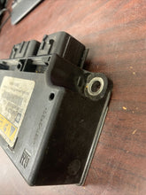 Load image into Gallery viewer, CHEVY EQUINOX &amp; ORLANDO, GMC TERRAIN, &amp; CADILLAC SRX AIRBAG CONTROL MODULE P/N 13587453 (P)