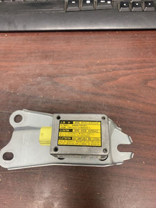 TOYOTA SIENNA LEFT FRONT AIRBAG CONTROL MODULE P/N 8983045010 (P)