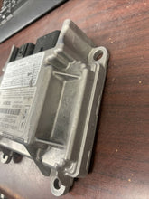 Load image into Gallery viewer, LAND ROVER FREELANDER 2 AIRBAG CONTROL MODULE P/N 6H5214B321AE (P)