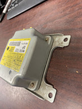 Load image into Gallery viewer, ECLIPSE SEBRING AIRBAG CONTROL MODULE P/N MR530103DP (P)