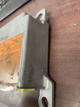 Load image into Gallery viewer, NISSAN MURANO AIRBAG CONTROL MODULE P/N 98820CA010 (P)