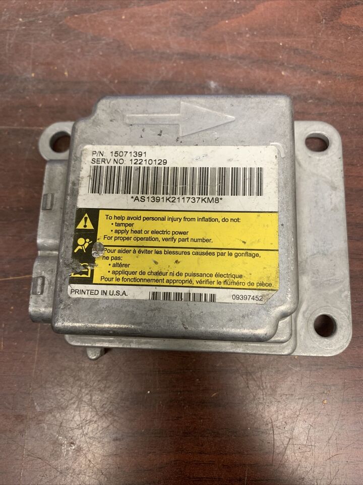 CHEVROLET, CADILLAC, & GMC AIRBAG CONTROL MODULE P/N 15071391 (P)