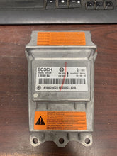 Load image into Gallery viewer, MERCEDES-BENZ R-CLASS AIRBAG CONTROL MODULE PN: 0285001894 (P)