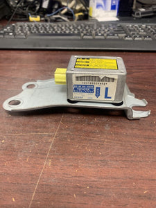 TOYOTA SIENNA LEFT FRONT AIRBAG CONTROL MODULE P/N 8983045010 (P)