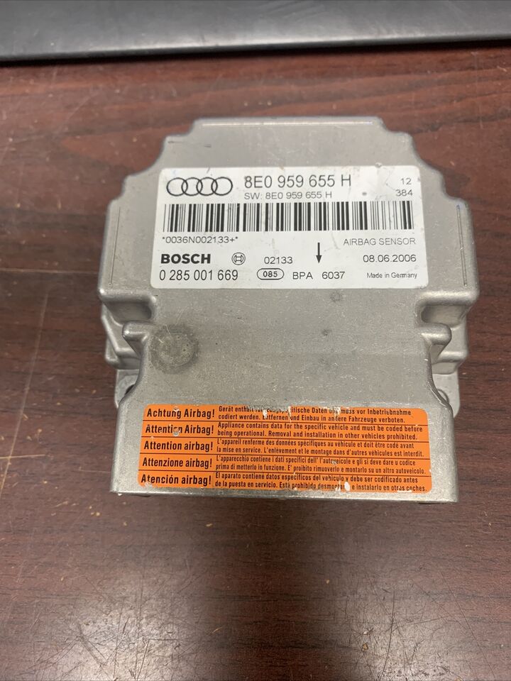 AUDI A4 AIRBAG CONTROL MODULE P/N 8E0959655H (P)