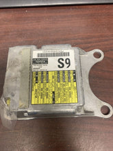 Load image into Gallery viewer, TOYOTA SIENNA AIRBAG CONTROL MODULE P/N 8917008120 (P)