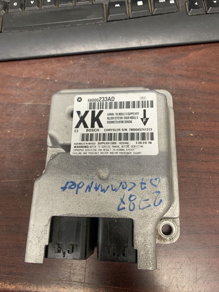 JEEP COMMANDER AIRBAG CONTROL MODULE P/N 68000233AD (P)
