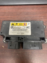 Load image into Gallery viewer, CHEVY EQUINOX &amp; ORLANDO, GMC TERRAIN, &amp; CADILLAC SRX AIRBAG CONTROL MODULE P/N 13587453 (P)