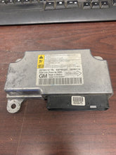 Load image into Gallery viewer, CHEVROLET HHR &amp; CADILLAC SRX AIRBAG CONTROL MODULE P/N 20790112 (P)